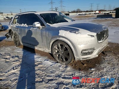 Czwarte zdjęcie samochodu z boku: 2017 VOLVO XC90 T8 VIN:YV4BC0PLXH1117085 - miniatura
