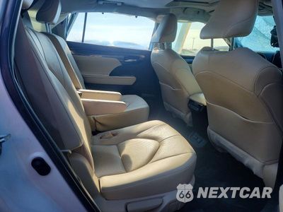 Zdjęcie 11 z 13 samochodu: 2021 TOYOTA HIGHLANDER LIMITED VIN:5TDYZRAH4MS519623 - miniatura