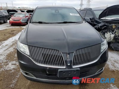 Piąte zdjęcie samochodu w środku: 2015 LINCOLN MKT VIN:2LMHJ5NK8FBL00125 - miniatura