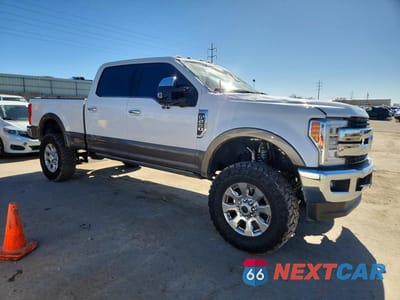 Czwarte zdjęcie samochodu z boku: 2018 FORD F250 SUPER DUTY VIN:1FT7W2BT9JEB25910 - miniatura