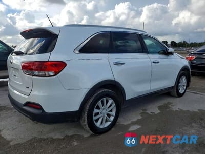 Trzecie zdjęcie samochodu z tyłu: 2017 KIA SORENTO LX VIN:5XYPG4A36HG235745 - miniatura