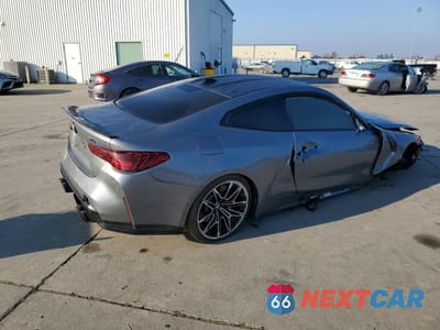 Trzecie zdjęcie samochodu z tyłu: 2025 BMW M4 COMPETITION VIN:WBS23HK06SCU50919 - miniatura