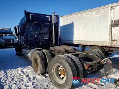 Trzecie zdjęcie samochodu z tyłu: 2024 VOLVO VNR SEMI TRUCK VIN:4V4WC9EH4RN655643 - miniatura