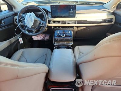 Zdjęcie 8 z 11 samochodu: 2023 LINCOLN NAUTILUS VIN:2LMPJ8J96PBL26143 - miniatura