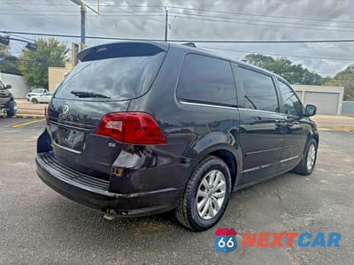 Czwarte zdjęcie samochodu z boku: 2012 VOLKSWAGEN ROUTAN SE VIN:2C4RVABG5CR354258 - miniatura