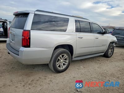 Trzecie zdjęcie samochodu z tyłu: 2016 CHEVROLET SUBURBAN C1500 LT VIN:1GNSCHKC5GR116913 - miniatura