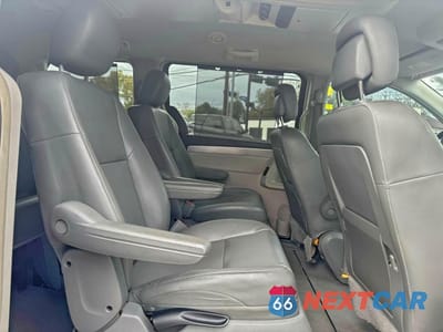 Zdjęcie 6 z 10 samochodu: 2012 VOLKSWAGEN ROUTAN SE VIN:2C4RVABG5CR354258 - miniatura
