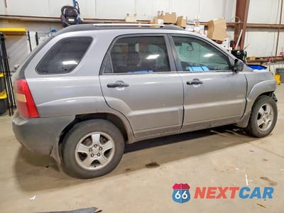 Trzecie zdjęcie samochodu z tyłu: 2006 KIA SPORTAGE LX VIN:KNDJE723467197440 - miniatura