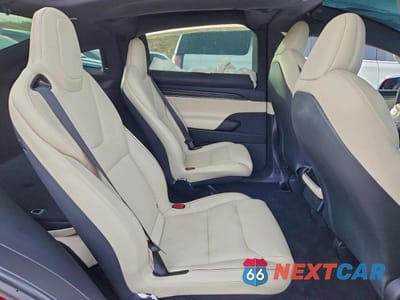 Zdjęcie 11 z 14 samochodu: 2024 TESLA MODEL X VIN:7SAXCBE69RF449502 - miniatura