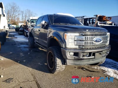 Czwarte zdjęcie samochodu z boku: 2017 FORD F250 SUPER DUTY VIN:1FT7W2BT0HED75157 - miniatura