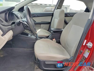 Zdjęcie 7 z 11 samochodu: 2010 KIA FORTE EX VIN:KNAFU4A22A5220988 - miniatura