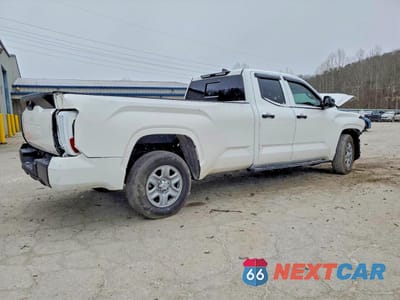 Trzecie zdjęcie samochodu z tyłu: 2024 TOYOTA TUNDRA DOUBLE CAB SR VIN:5TFKB5GD3RX002547 - miniatura