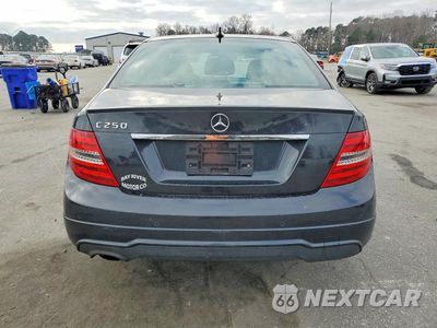 Zdjęcie 6 z 12 samochodu: 2012 MERCEDES-BENZ C 250 VIN:WDDGF4HB6CR211946 - miniatura