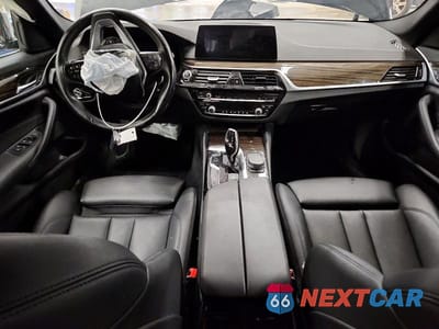 Zdjęcie 8 z 11 samochodu: 2020 BMW 530 XI VIN:WBAJR7C08LCE63490 - miniatura