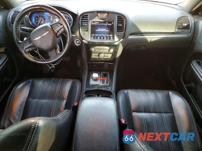 Zdjęcie 8 z 13 samochodu: 2021 CHRYSLER 300 S VIN:2C3CCABG7MH585461 - miniatura