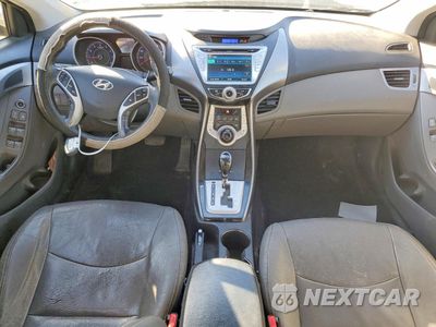 Zdjęcie 8 z 13 samochodu: 2012 HYUNDAI ELANTRA GLS VIN:KMHDH4AE9CU183385 - miniatura