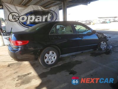 Trzecie zdjęcie samochodu z tyłu: 2005 HONDA ACCORD LX VIN:1HGCM56405A138228 - miniatura
