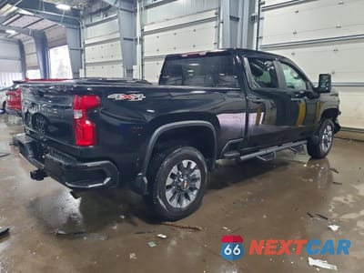 Trzecie zdjęcie samochodu z tyłu: 2021 CHEVROLET SILVERADO K2500 CUSTOM VIN:1GC4YME77MF167790 - miniatura