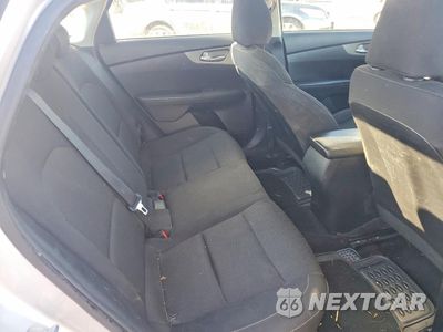 Zdjęcie 10 z 13 samochodu: 2019 KIA FORTE FE VIN:3KPF24AD5KE082542 - miniatura