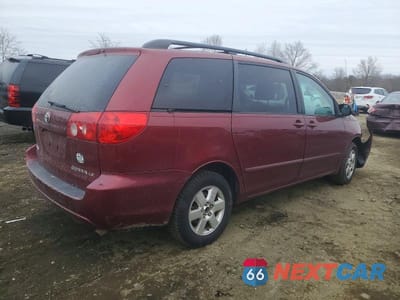 Trzecie zdjęcie samochodu z tyłu: 2010 TOYOTA SIENNA CE VIN:5TDKK4CC3AS339267 - miniatura