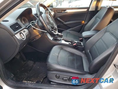 Zdjęcie 7 z 12 samochodu: 2013 VOLKSWAGEN PASSAT SE VIN:1VWBP7A30DC124244 - miniatura
