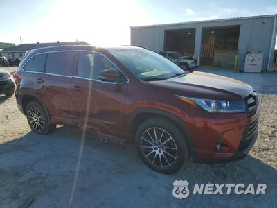 Czwarte zdjęcie samochodu z boku: 2018 TOYOTA HIGHLANDER SE VIN:5TDKZRFH8JS531400 - miniatura