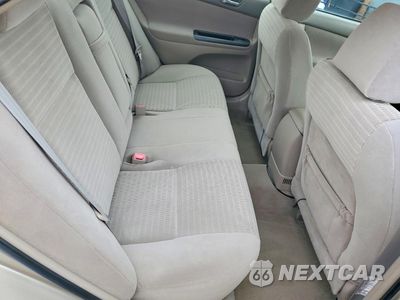Zdjęcie 10 z 13 samochodu: 2005 TOYOTA CAMRY LE VIN:4T1BE30K95U515300 - miniatura