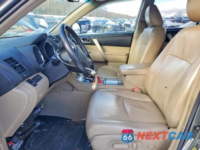 Zdjęcie 7 z 12 samochodu: 2012 TOYOTA HIGHLANDER VIN:5TDBK3EH4CS145451 - miniatura