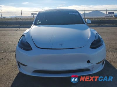 Piąte zdjęcie samochodu w środku: 2022 TESLA MODEL Y VIN:7SAYGDEF5NF538191 - miniatura