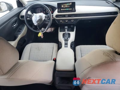Zdjęcie 8 z 13 samochodu: 2023 HONDA HR-V LX VIN:3CZRZ1H33PM746445 - miniatura