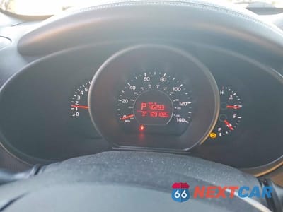 Zdjęcie 9 z 12 samochodu: 2014 KIA SOUL + VIN:KNDJP3A5XE7084001 - miniatura