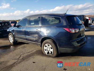 Drugie zdjęcie samochodu z przodu: 2017 CHEVROLET TRAVERSE LS VIN:1GNKRFEDXHJ110726 - miniatura