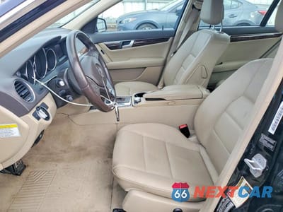Zdjęcie 7 z 12 samochodu: 2013 MERCEDES-BENZ C 300 4MATIC VIN:WDDGF8AB6DA839538 - miniatura