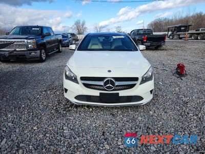 Piąte zdjęcie samochodu w środku: 2018 MERCEDES-BENZ CLA 250 VIN:WDDSJ4EB8JN593043 - miniatura