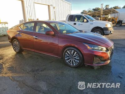 Czwarte zdjęcie samochodu z boku: 2023 NISSAN ALTIMA SV VIN:1N4BL4DV0PN382336 - miniatura