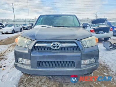 Piąte zdjęcie samochodu w środku: 2011 TOYOTA 4RUNNER SR5 VIN:JTEZU5JR8B5028507 - miniatura