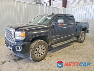 2016 GMC SIERRA K2500 DENALI 1GT12UE86GF100213 - główne zdjęcie licytacji z USA - miniatura
