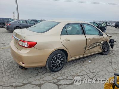 Trzecie zdjęcie samochodu z tyłu: 2013 TOYOTA COROLLA BASE VIN:2T1BU4EE5DC933302 - miniatura