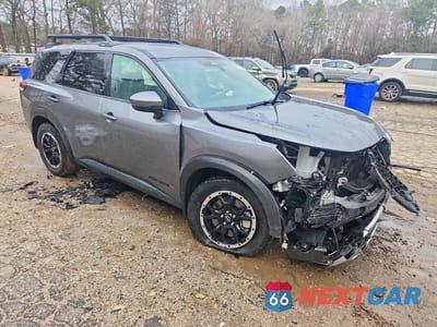 Czwarte zdjęcie samochodu z boku: 2025 NISSAN PATHFINDER ROCK CREEK VIN:5N1DR3BD2SC222352 - miniatura