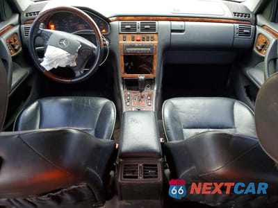 Zdjęcie 8 z 12 samochodu: 2001 MERCEDES-BENZ E 320 VIN:WDBJF65J01B217365 - miniatura