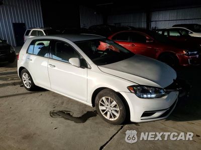 Czwarte zdjęcie samochodu z boku: 2019 VOLKSWAGEN GOLF S VIN:3VWG57AU7KM010659 - miniatura