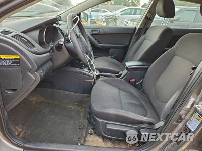 Zdjęcie 7 z 14 samochodu: 2012 KIA FORTE EX VIN:KNAFU5A2XC5573679 - miniatura