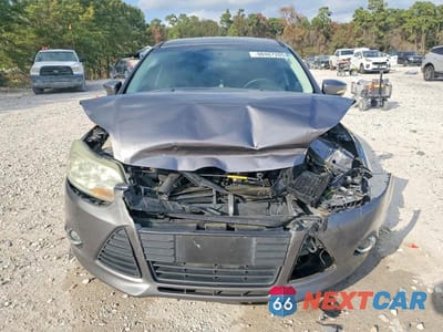 Piąte zdjęcie samochodu w środku: 2014 FORD FOCUS SE VIN:1FADP3K28EL381105 - miniatura
