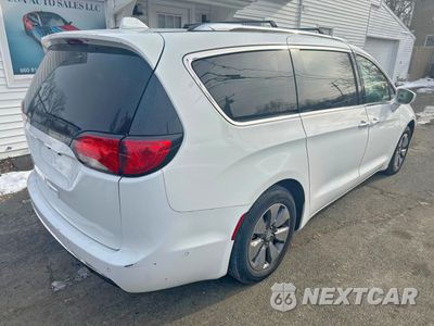 Trzecie zdjęcie samochodu z tyłu: 2017 CHRYSLER PACIFICA EHYBRID PLATINUM VIN:2C4RC1N77HR689434 - miniatura