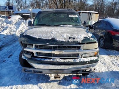 Piąte zdjęcie samochodu w środku: 2001 CHEVROLET SUBURBAN K1500 VIN:3GNFK16T41G263124 - miniatura