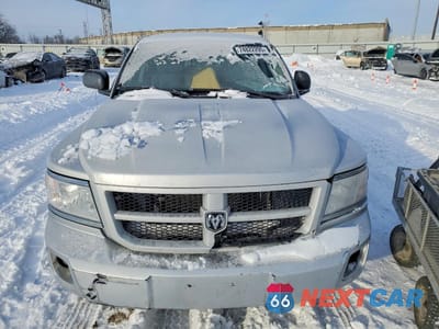 Piąte zdjęcie samochodu w środku: 2011 DODGE DAKOTA SLT VIN:1D7RE3GK9BS662903 - miniatura