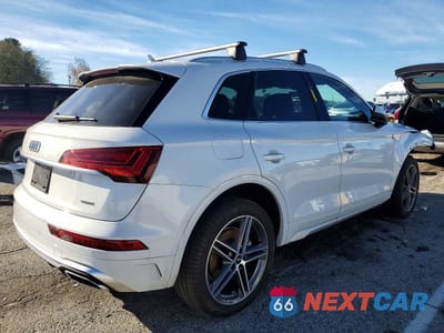 Trzecie zdjęcie samochodu z tyłu: 2024 AUDI Q5 E PREMIUM 55 VIN:WA1G2AFY7R2080954 - miniatura