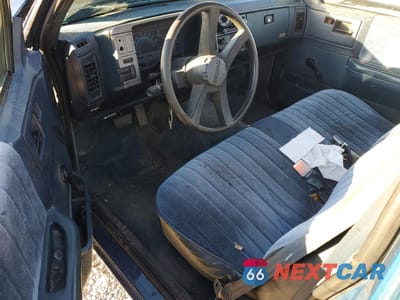 Zdjęcie 8 z 13 samochodu: 1993 CHEVROLET S10 VIN:1GCCS1472P8196914 - miniatura