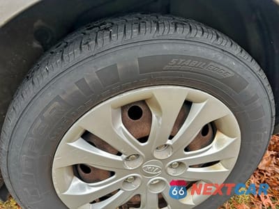 Zdjęcie 13 z 13 samochodu: 2010 KIA FORTE EX VIN:KNAFU4A28A5837795 - miniatura