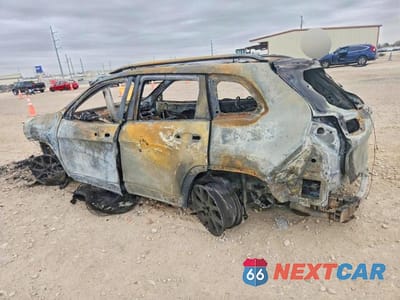 Drugie zdjęcie samochodu z przodu: 2017 JEEP CHEROKEE LATITUDE VIN:1C4PJLCB9HD240632 - miniatura